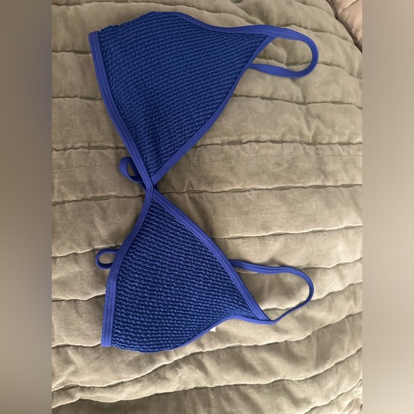 Abercrombie two piece scrunch swim - Picture 4 of 4